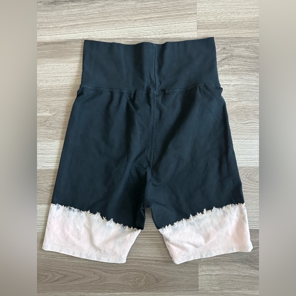 T PARTY Tie Dye Legging Shorts Size 1X - Picture 4 of 4